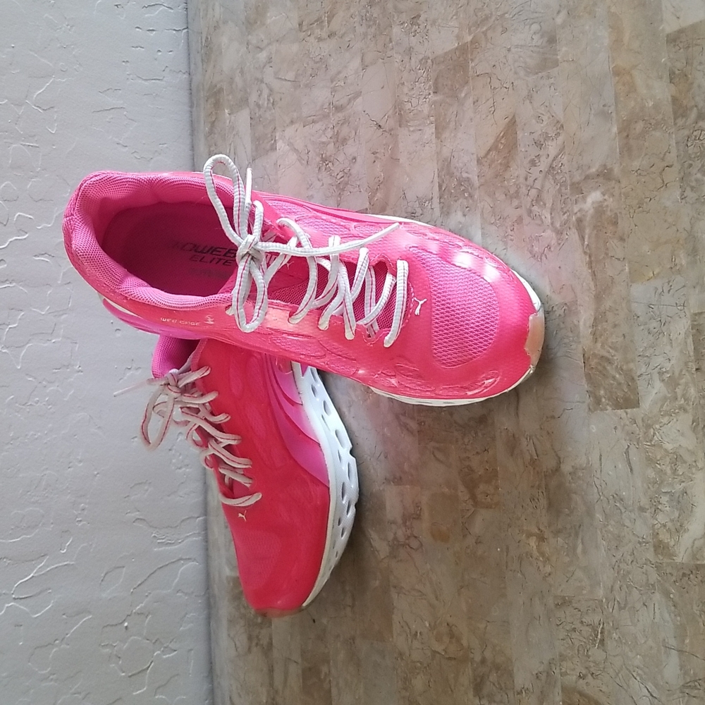 Puma Fuschia Tennis Shoes